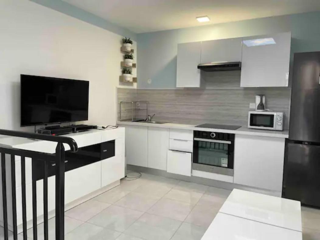 Wifi - Parking - Superbe T3 Spacieux Et Moderne!!!! Saint-Denis-en-Margeride Exterior foto